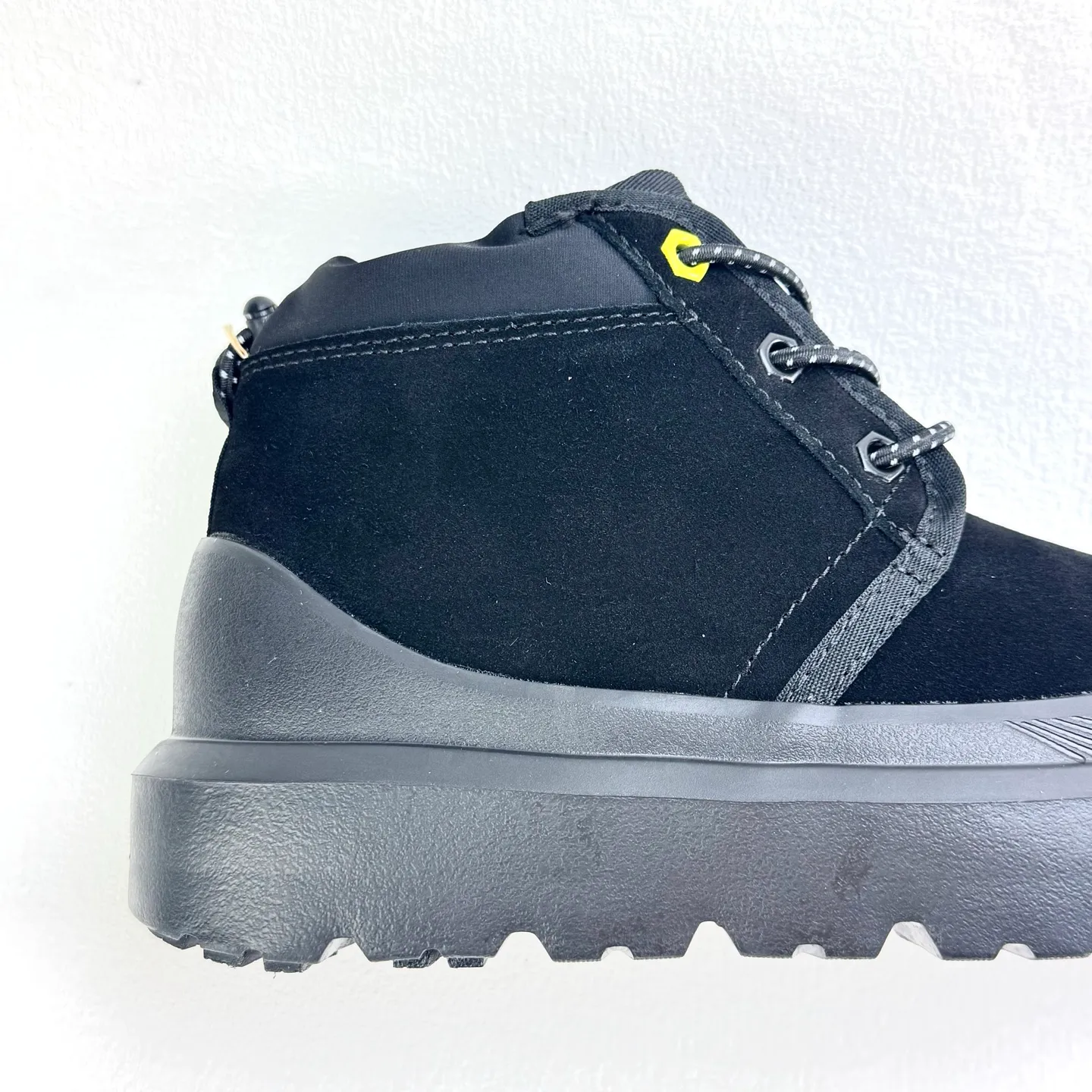 Local 💰600 [Wang Yibo's same style 3991UGG waterproof Tasman high top] The upper is made of high-mercerized cow suede, with fine texture and good gloss, non-currency cow suede! The outsole is made of a combination of injection molding and IP foam (referred to as the original sole). It requires multiple processes and high costs. It is lightweight and feels better on your feet. It is a one-piece, ready-made outsole that is not a currency! Sheep fur lining, warm and skin-friendly size: 35 36 37 38 39 40 41 42 43 44 45